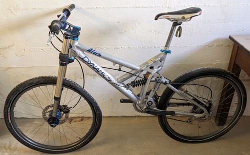 Dynamics alien retro - alien,